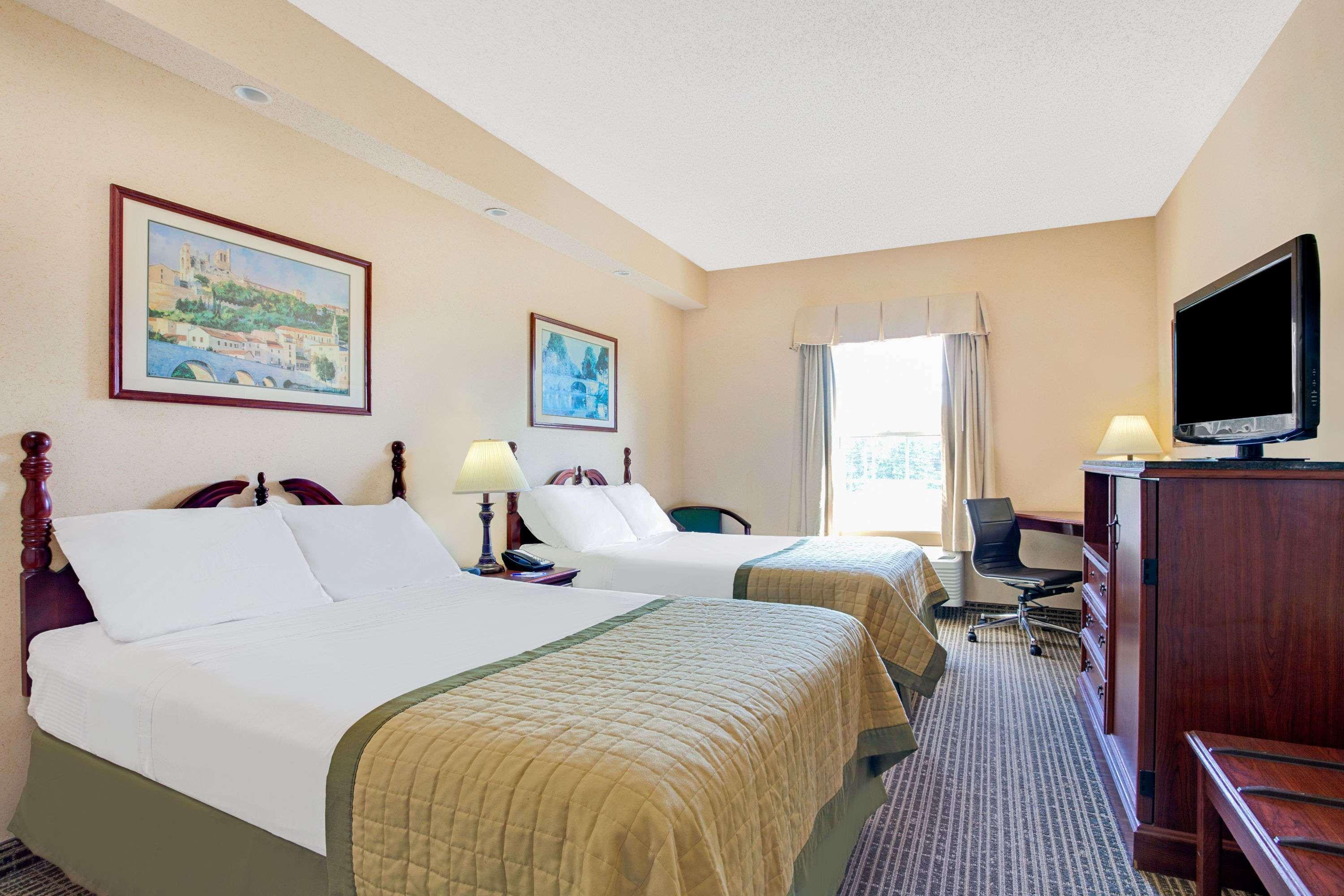 Baymont By Wyndham Pearl Hotel Exterior foto